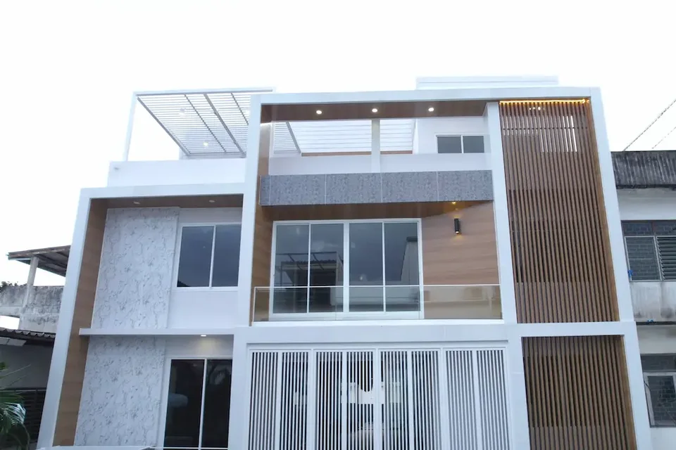 รับเหมาก่อสร้างและรีโนเวทครบวงจร กรุงเทพ–นนทบุรี
